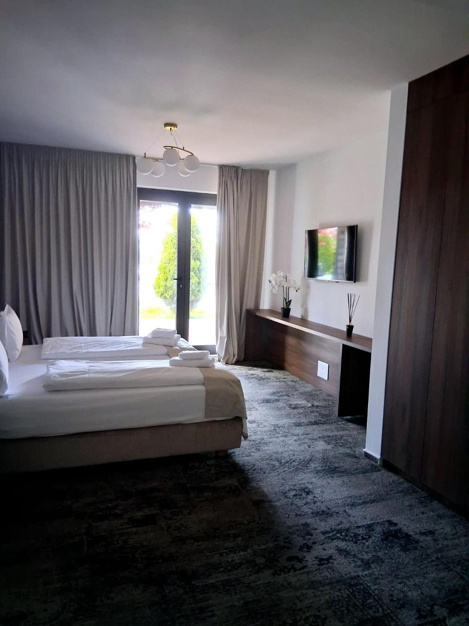 Monterai Resort โปยานาบราซอฟ ภายนอก รูปภาพ