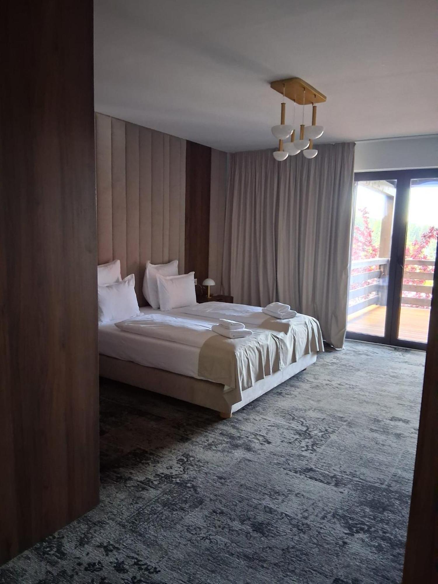 Monterai Resort โปยานาบราซอฟ ภายนอก รูปภาพ