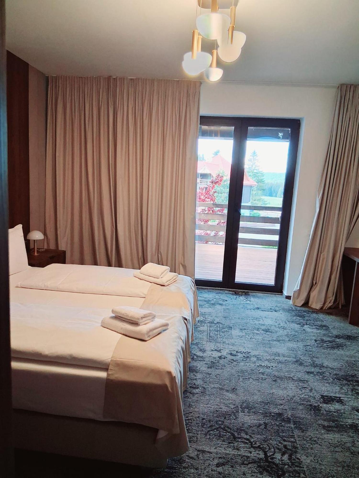 Monterai Resort โปยานาบราซอฟ ภายนอก รูปภาพ